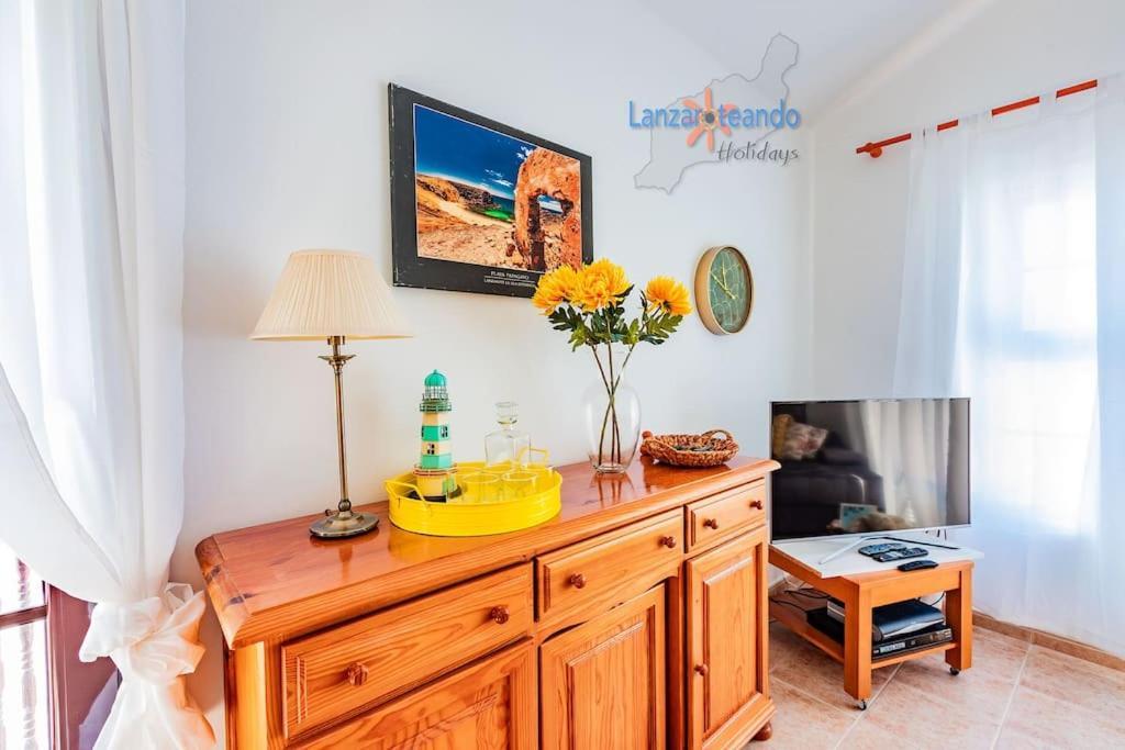 Casita El Faro En Playa Bastian Aircon In The Bedrooms Vv Costa Teguise Exterior foto